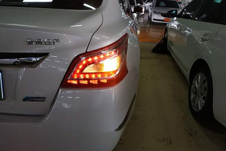 Used Nissan Teana 2013 2.0L XL Comfort Edition Right Rear Taillight