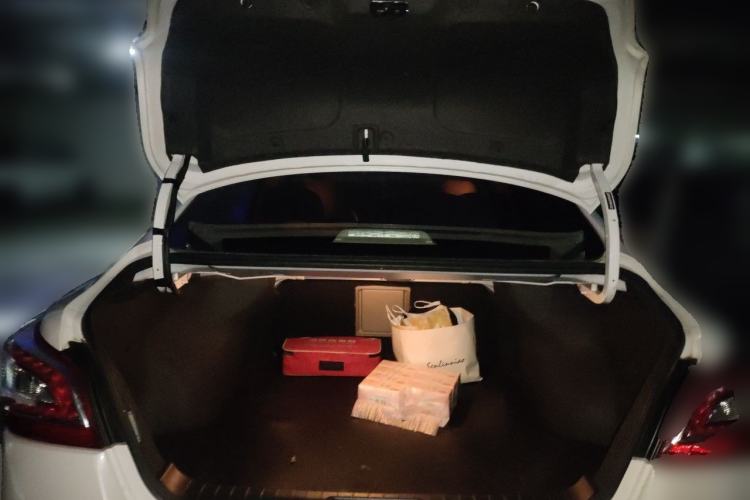Used Nissan Teana 2013 2.0L XE Fashion Edition Trunk
