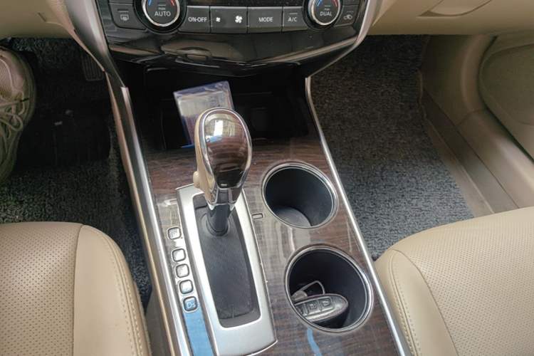 Used Nissan Teana 2013 2.0L XL Comfort Edition Gear Lever