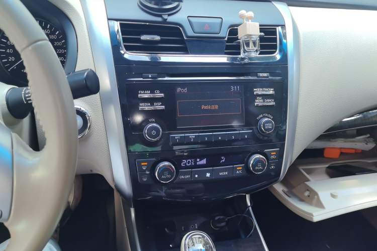 Used Nissan Teana 2014 2.0L XL Upper Tech Edition Audio And AC Panel