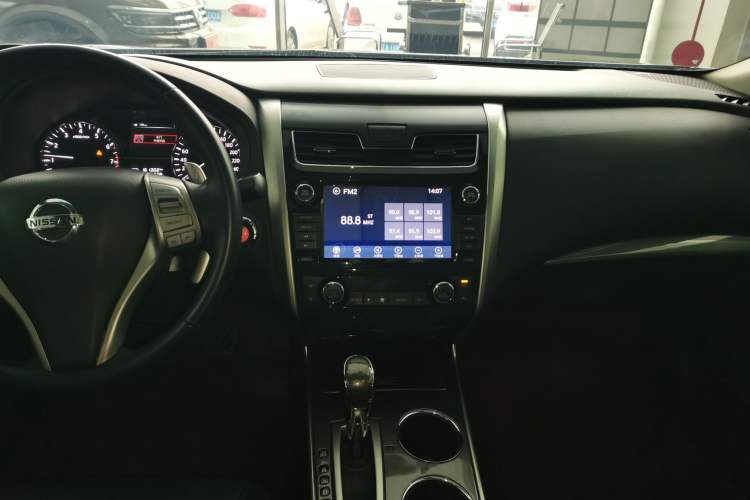 Used Nissan Teana 2014 Duke 2.5L XV Deluxe Edition Audio And AC Panel