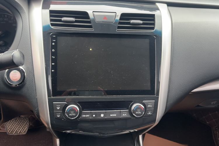 Used Nissan Teana 2014 Duke 2.5L XV Deluxe Edition Audio And AC Panel