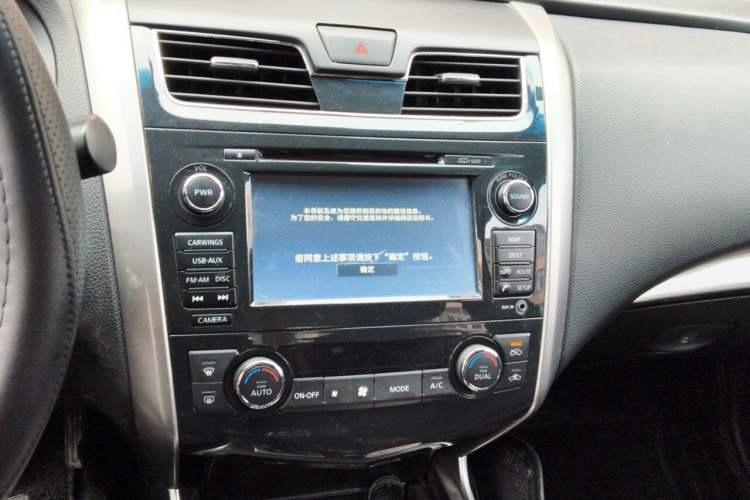 Used Nissan Teana 2014 Duke 2.5L XV Luxury Edition Audio And AC Panel
