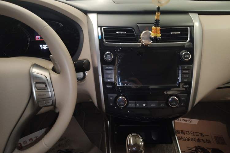 Used Nissan Teana 2014 Duke 2.5L XV Deluxe Edition Audio And AC Panel