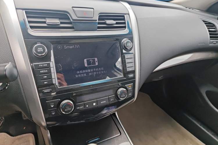 Used Nissan Teana 2014 Duke 2.5L XV Deluxe Edition Audio And AC Panel