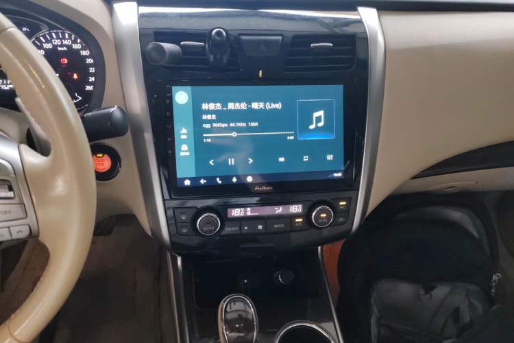 Used Nissan Teana 2014 Duke 2.5L XV Luxury Edition Audio And AC Panel