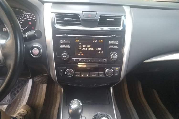 Used Nissan Teana 2014 Duke 2.5L XV Deluxe Edition Audio And AC Panel