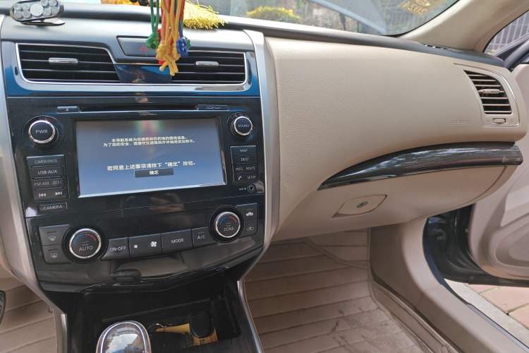 Used Nissan Teana 2014 Duke 2.5L XV-VIP Luxury Edition Audio And AC Panel