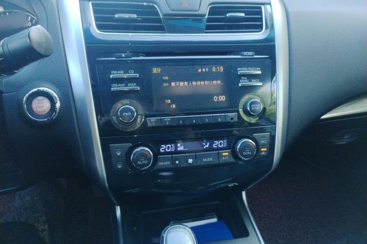 Used Nissan Teana 2014 Duke 2.5L XV Deluxe Edition Audio And AC Panel