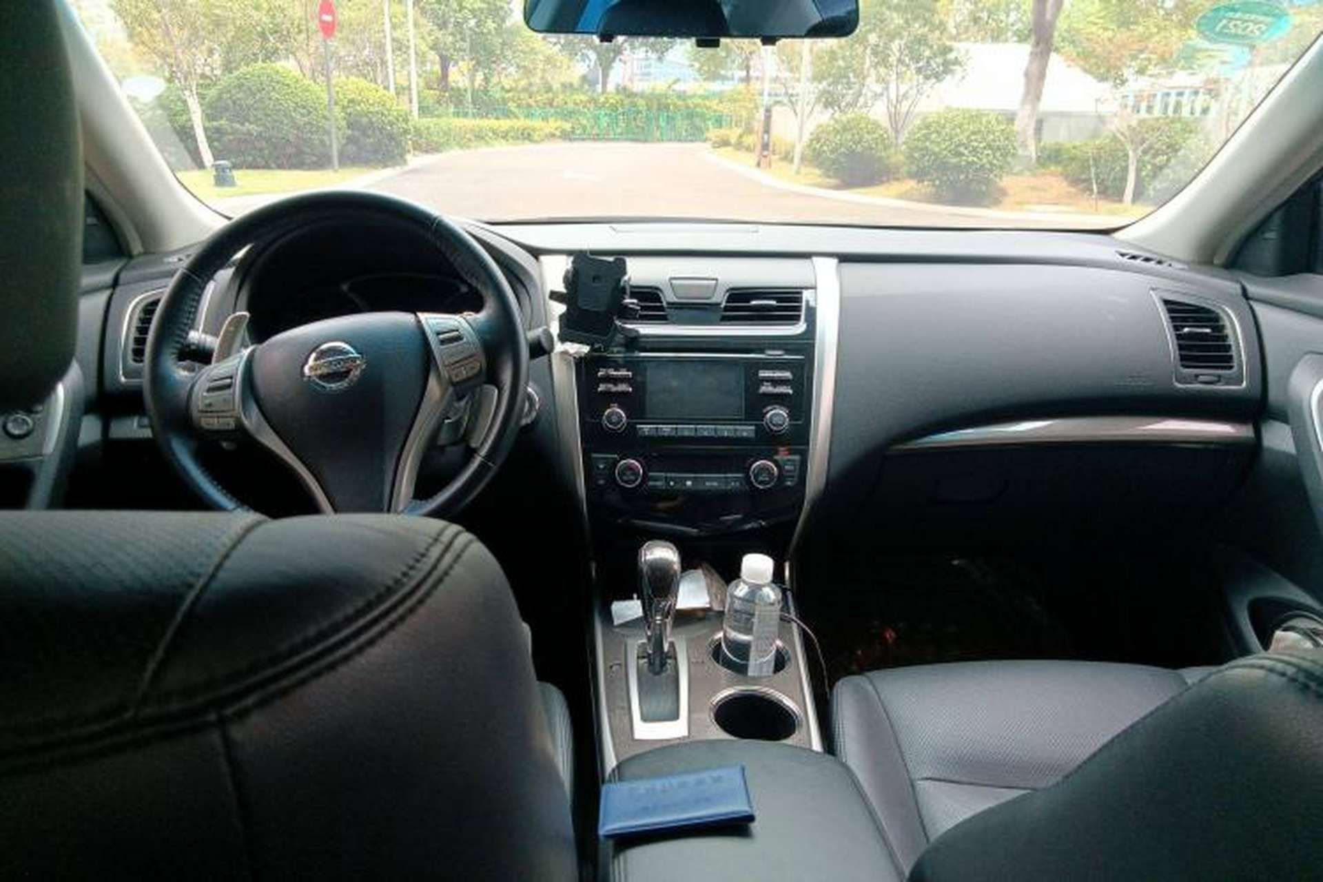 Used Nissan Teana 2014 2.5L XL Upper Tech Edition Center Console