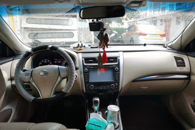 Used Nissan Teana 2014 2.0L XL Upper Tech Edition Center Console