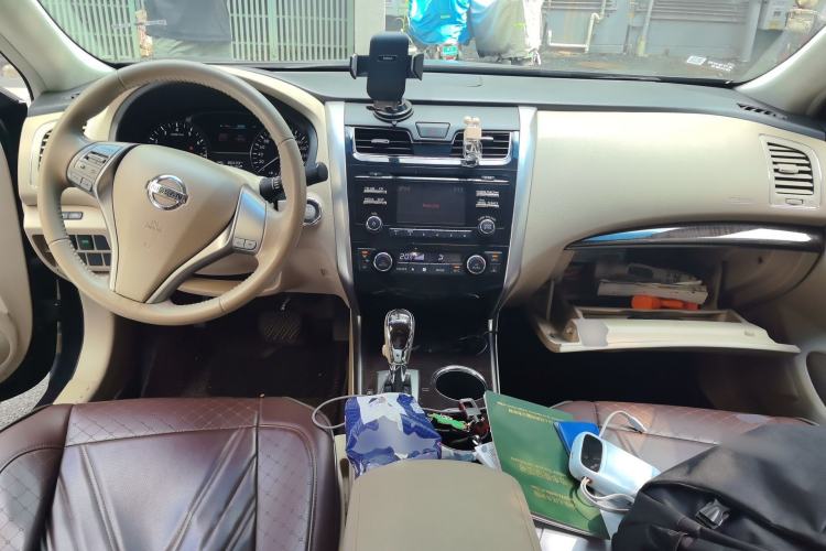 Used Nissan Teana 2014 2.0L XL Upper Tech Edition Center Console