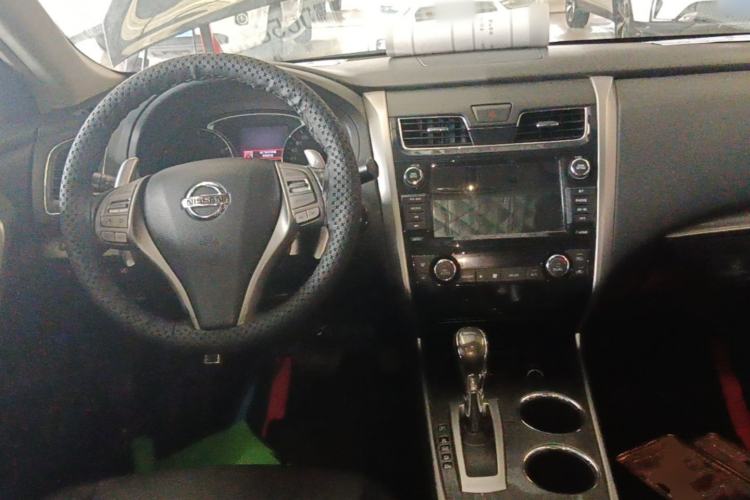 Used Nissan Teana 2014 Duke 2.5L XV Glory Edition Center Console