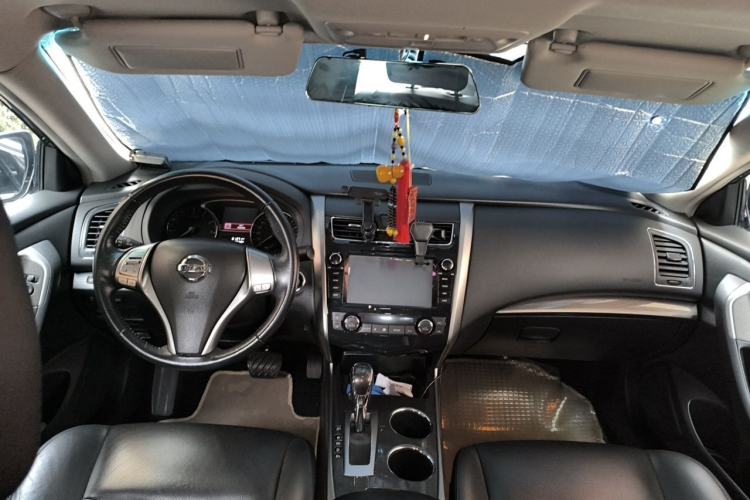Used Nissan Teana 2014 2.0L XL Upper Tech Edition Center Console