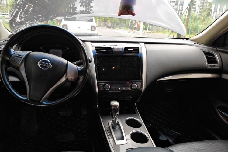 Used Nissan Teana 2014 2.0L XL Upper Tech Edition Center Console