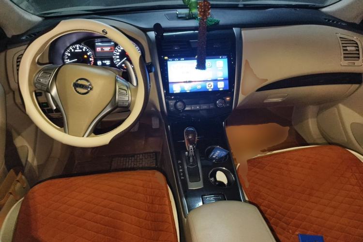 Used Nissan Teana 2014 2.5L XL Upper Tech Edition Center Console