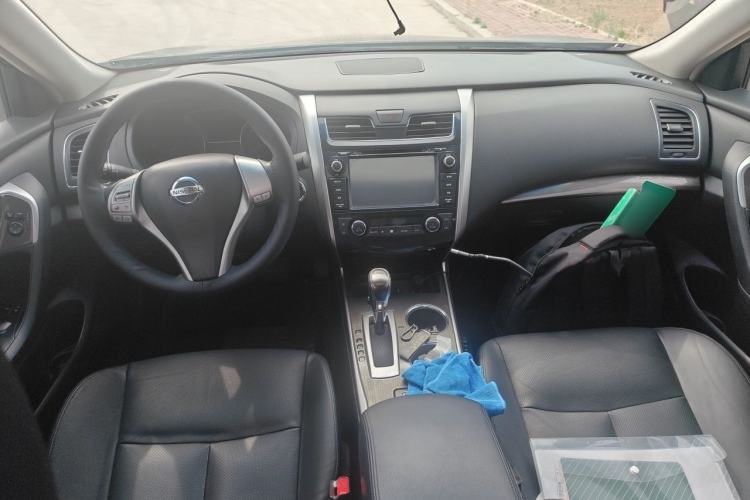 Used Nissan Teana 2014 2.0L XL Upper Tech Edition Center Console