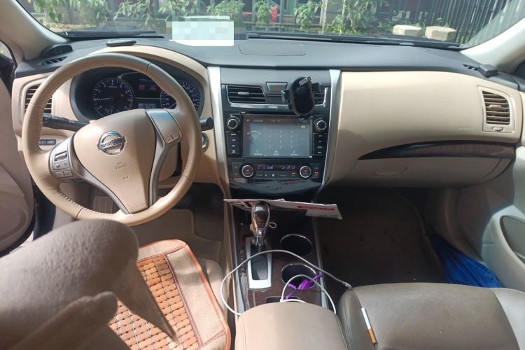 Used Nissan Teana 2014 2.0L XL Upper Tech Edition Center Console