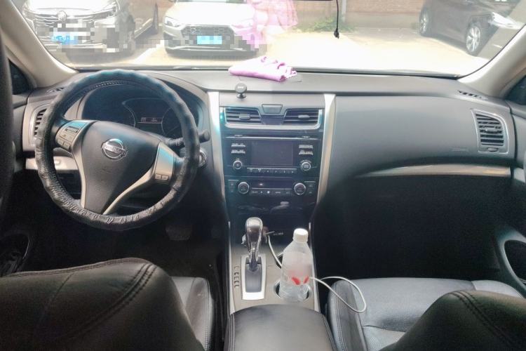 Used Nissan Teana 2014 2.0L XL Upper Tech Edition Center Console