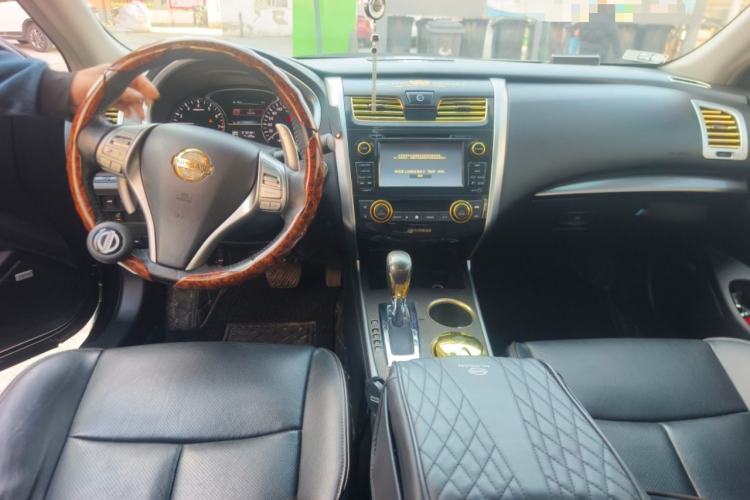 Used Nissan Teana 2014 Duke 2.5L XV-VIP Luxury Edition Center Console