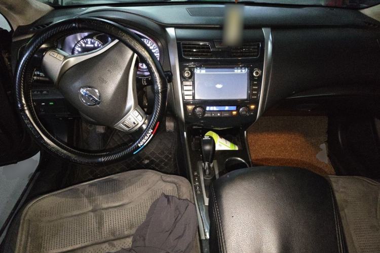 Used Nissan Teana 2014 2.0L XL Upper Tech Edition Center Console