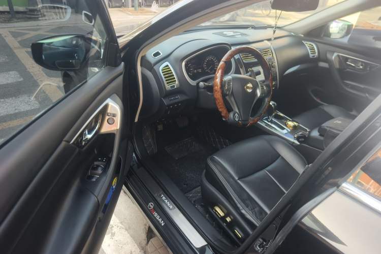 Used Nissan Teana 2014 Duke 2.5L XV-VIP Luxury Edition Driver Seat