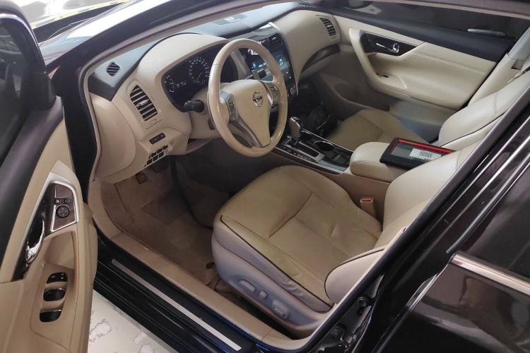 Used Nissan Teana 2014 Duke 2.5L XV Luxury Edition Driver Seat