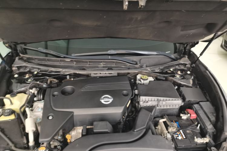 Used Nissan Teana 2014 Duke 2.5L XV Deluxe Edition Engine Bay