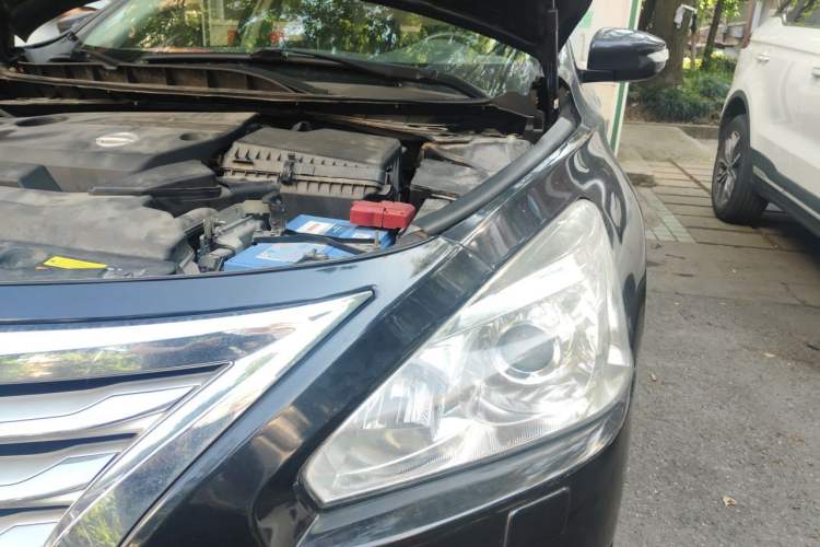 Used Nissan Teana 2014 2.5L XL Upper Tech Edition Engine Bay Left