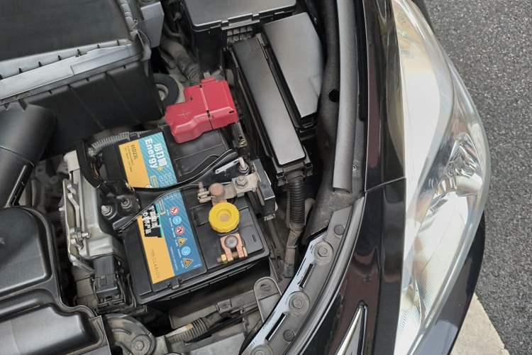 Used Nissan Teana 2014 2.0L XL Upper Tech Edition Engine Bay Left