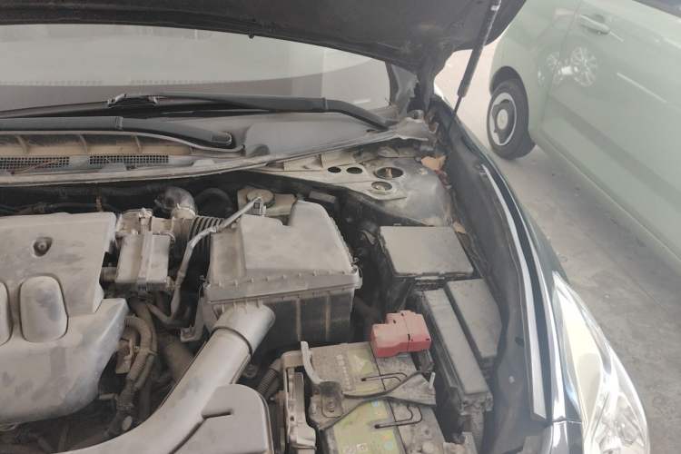 Used Nissan Teana 2014 2.0L XL Upper Tech Edition Engine Bay Left