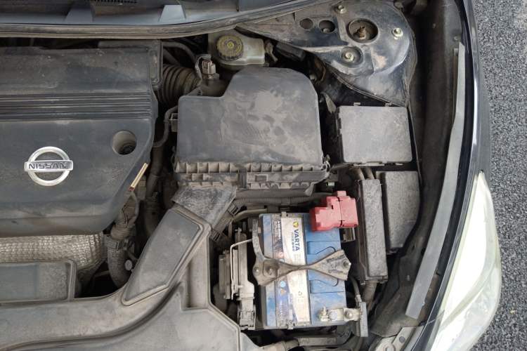 Used Nissan Teana 2014 2.5L XL Upper Tech Edition Engine Bay Left