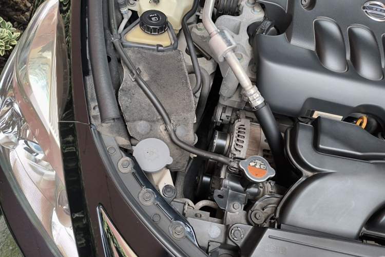 Used Nissan Teana 2014 2.0L XL Upper Tech Edition Engine Bay Right