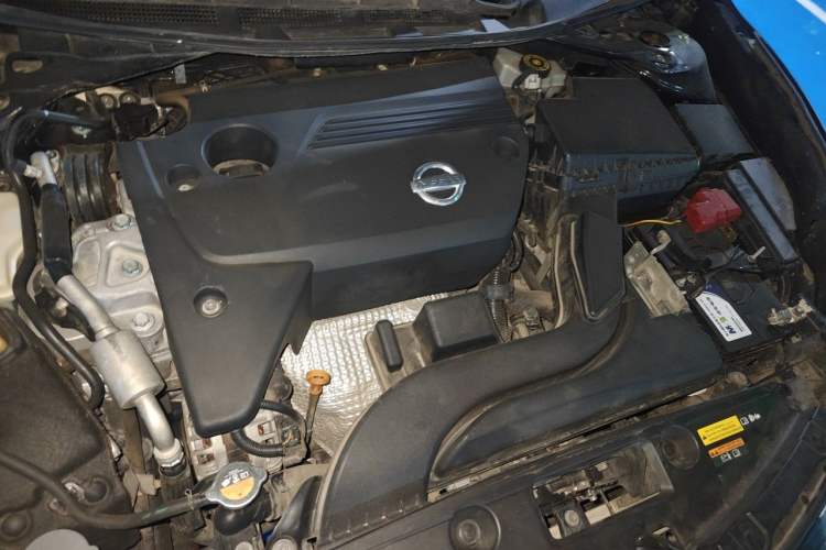Used Nissan Teana 2014 Duke 2.5L XV Deluxe Edition Engine Bay Right
