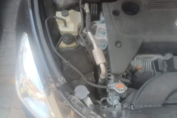 Used Nissan Teana 2014 Duke 2.5L XV Luxury Edition Engine Bay Right