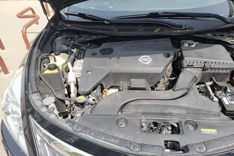 Used Nissan Teana 2014 Duke 2.5L XV Luxury Edition Engine Bay Right