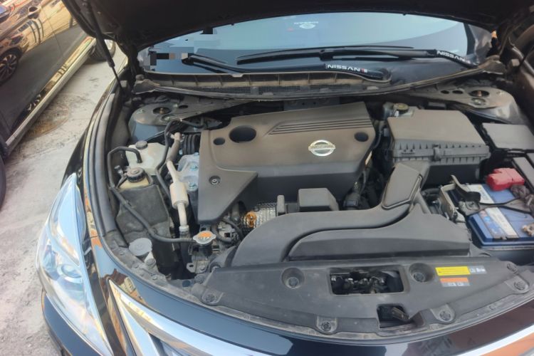 Used Nissan Teana 2014 Duke 2.5L XV-VIP Luxury Edition Engine Bay Right