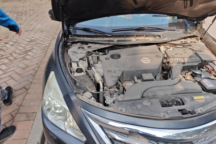 Used Nissan Teana 2014 Duke 2.5L XV-VIP Luxury Edition Engine Bay Right