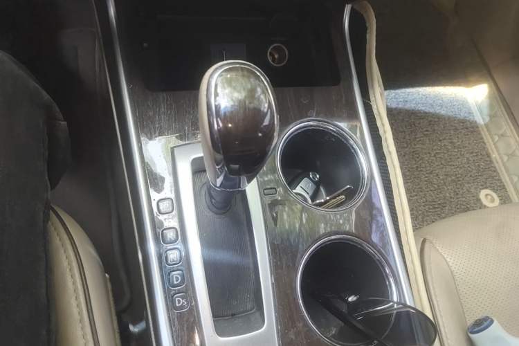 Used Nissan Teana 2014 Duke 2.5L XV Luxury Edition Gear Lever
