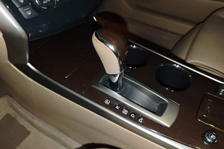 Used Nissan Teana 2014 Duke 2.5L XV-VIP Luxury Edition Gear Lever
