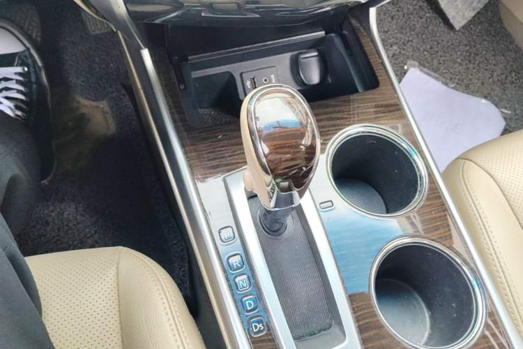 Used Nissan Teana 2014 2.0L XL Upper Tech Edition Gear Lever