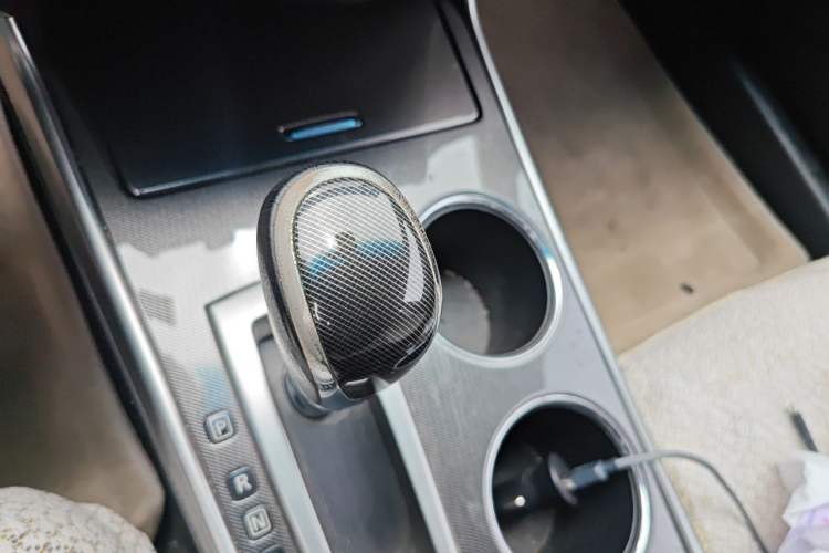 Used Nissan Teana 2014 Duke 2.5L XV Deluxe Edition Gear Lever