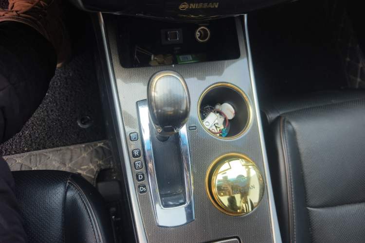 Used Nissan Teana 2014 Duke 2.5L XV-VIP Luxury Edition Gear Lever
