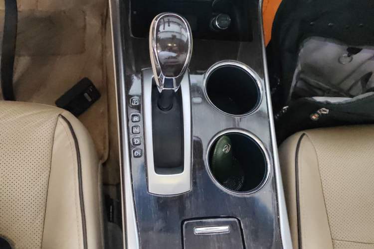 Used Nissan Teana 2014 Duke 2.5L XV Luxury Edition Gear Lever