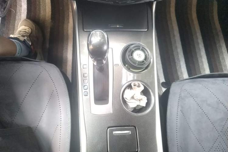 Used Nissan Teana 2014 Duke 2.5L XV Deluxe Edition Gear Lever