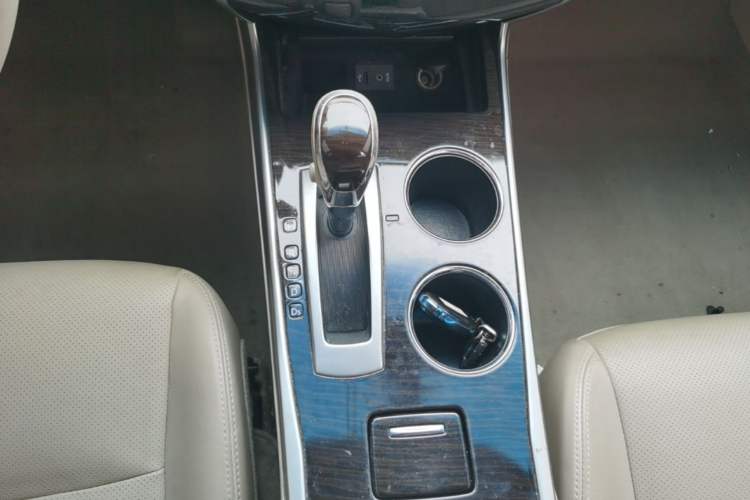 Used Nissan Teana 2014 2.0L XL Upper Tech Edition Gear Lever