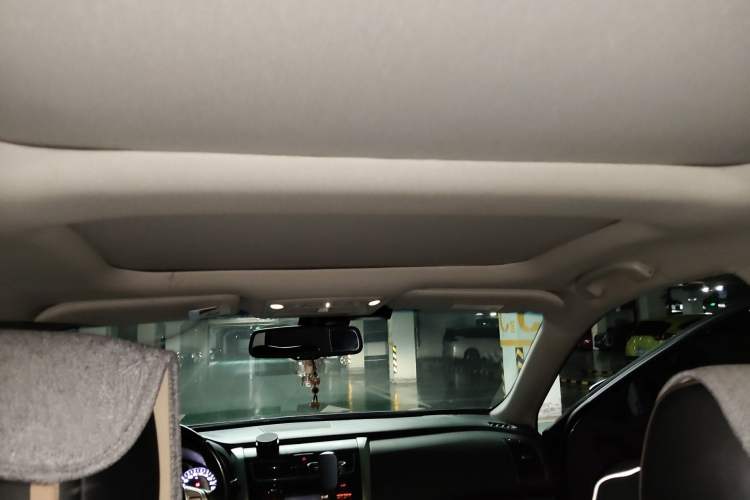 Used Nissan Teana 2014 Duke 2.5L XV Deluxe Edition Headliner