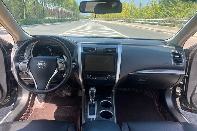 Used Nissan Teana 2014 Duke 2.5L XV Deluxe Edition Interior 1