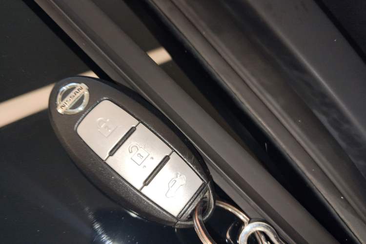 Used Nissan Teana 2014 Duke 2.5L XV Deluxe Edition Interior 1