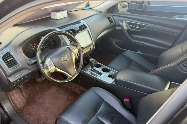 Used Nissan Teana 2014 Duke 2.5L XV Deluxe Edition Interior 1
